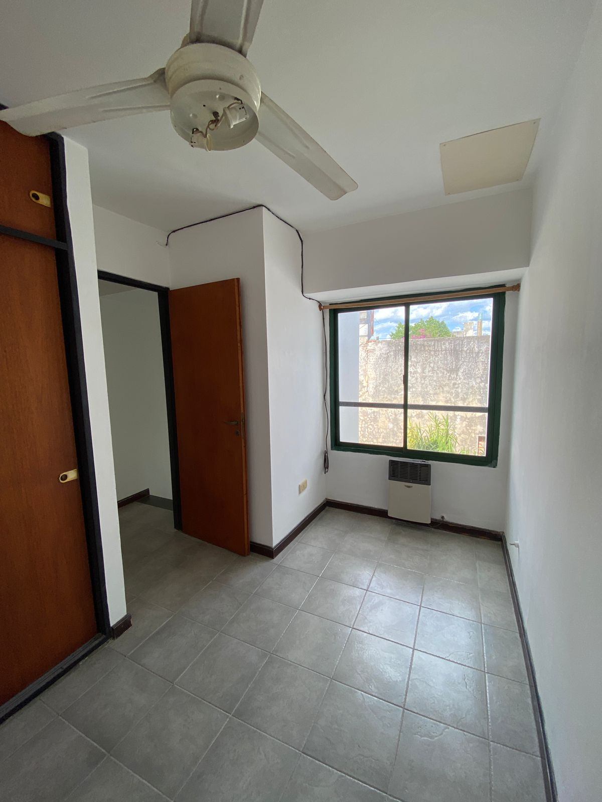 73dee49a-3d80-425c-9e25-8e8005b42718