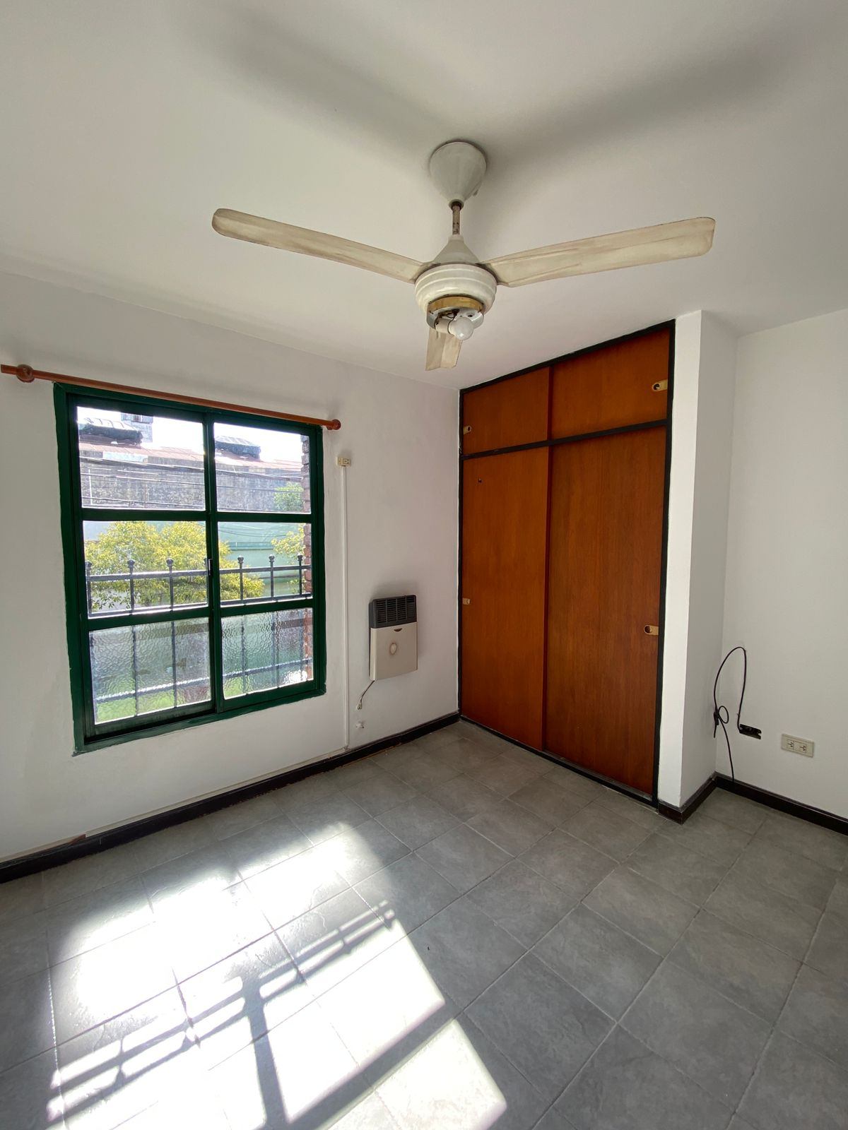 fc636496-1e39-4dd0-b66e-28ede2edd0d2