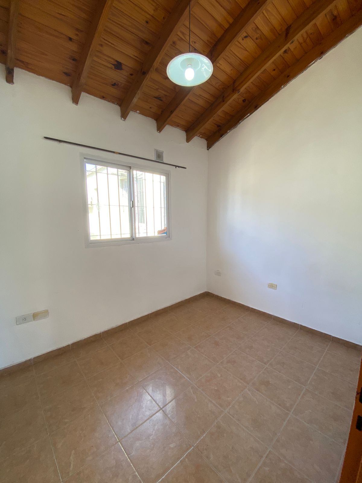 9b40a402-5b7d-40d3-9a27-f55eb13fa8f0