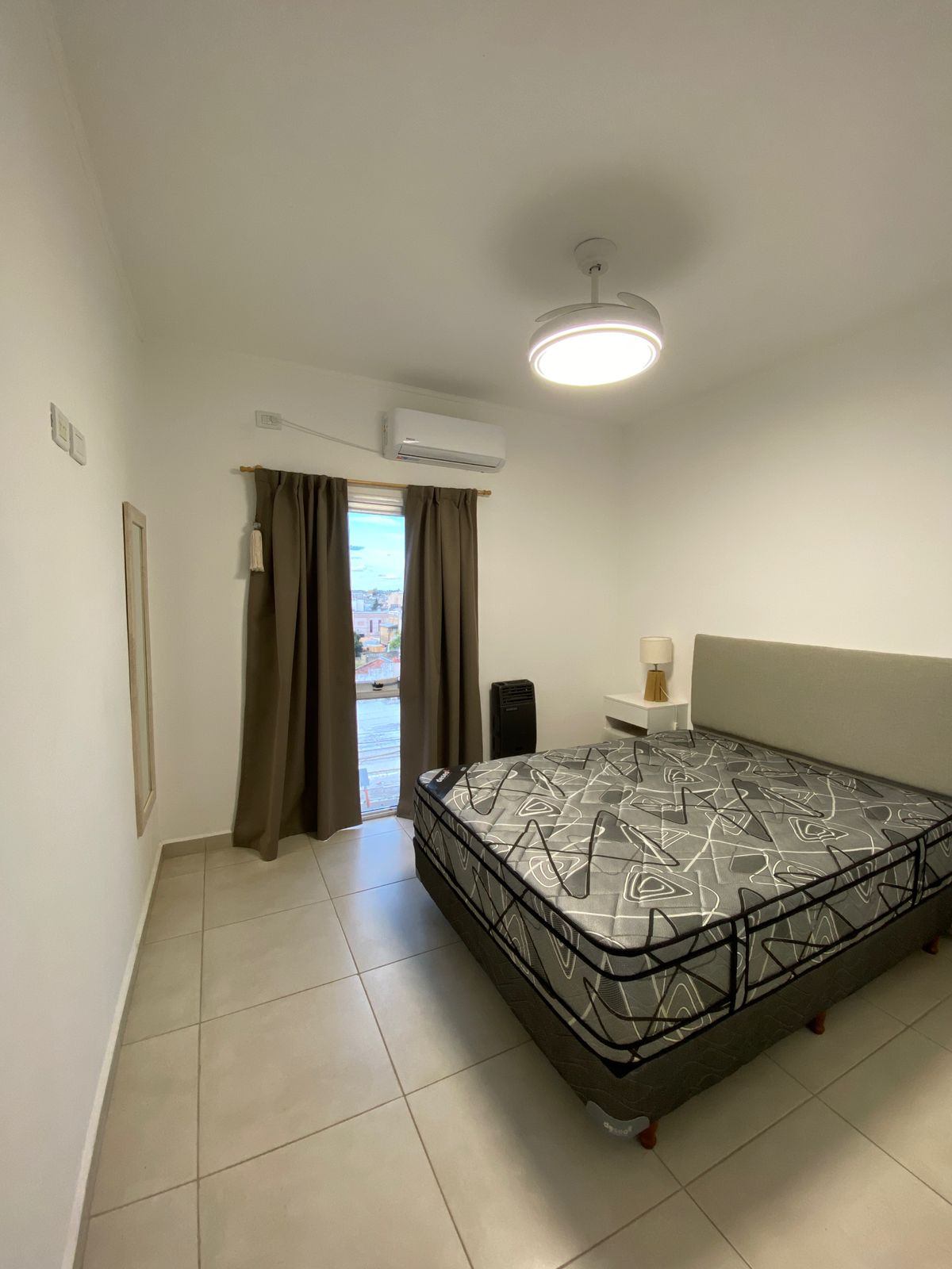 3764c6f5-b77b-4ca1-a9e7-c79d61a140f6