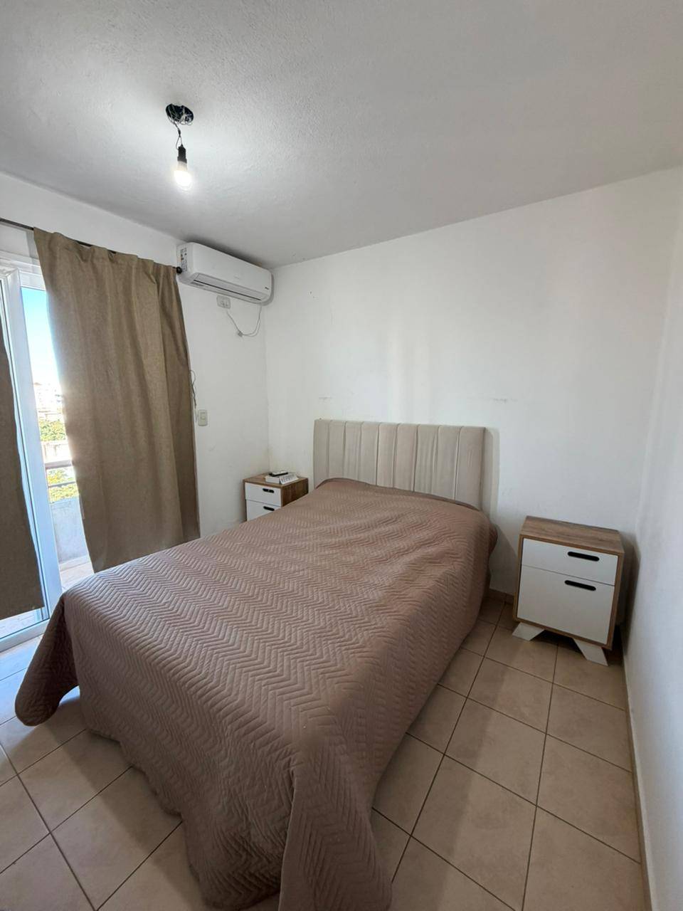 b588cb15-bd66-4d1d-80a1-6b5d71b880cf